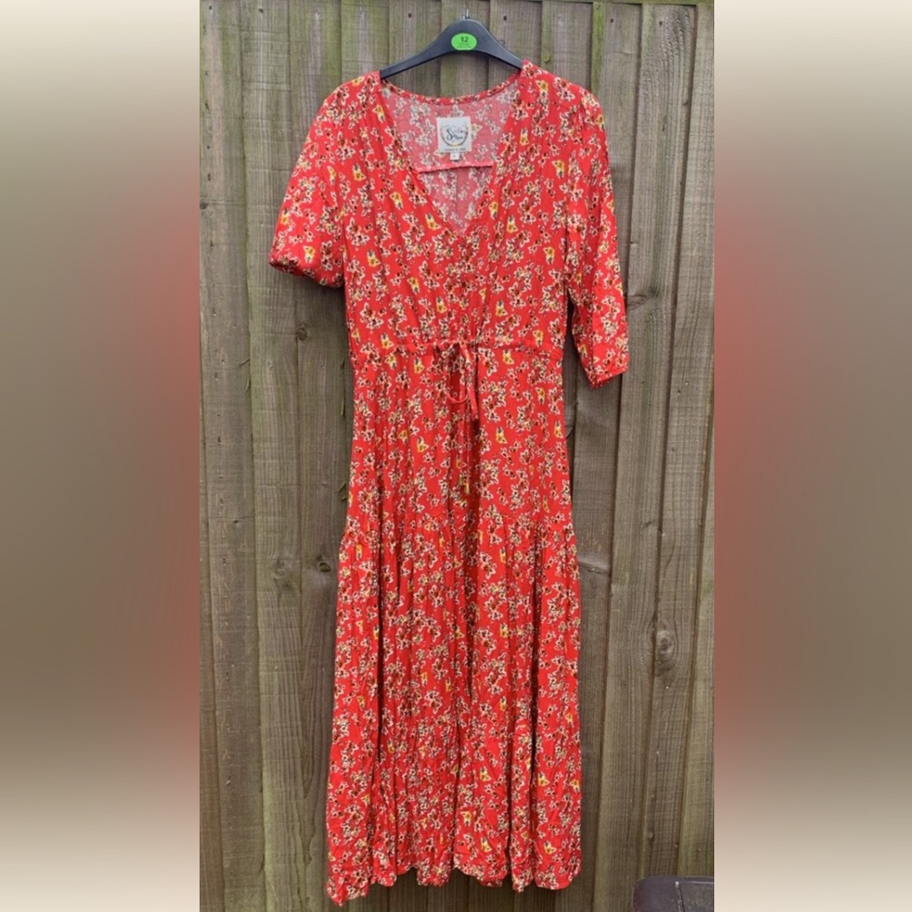 Sunday Mi Amor Red Floral Midi Dress